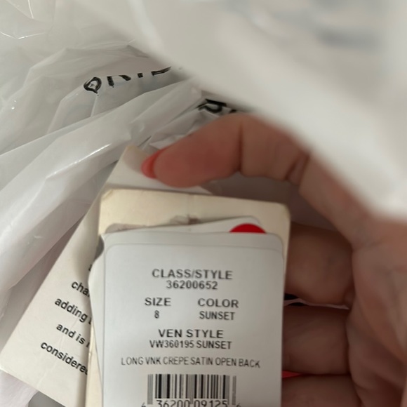 BNWT GORGEOUS Vera Wang White coral gown with belt size 8 - Picture 12 of 14